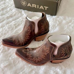 NIB Ariat Dixon
